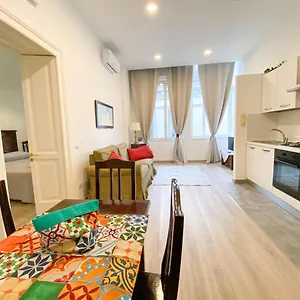 Le Casette Di Piazza Borsa Apartment Neapel
